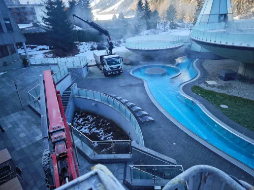 Steigerarbeiten beim Aqua Dome